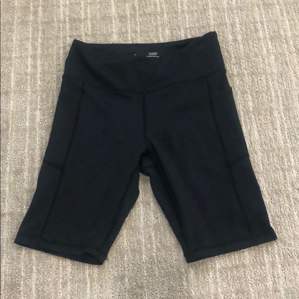 Zyia activewear biker shorts size small